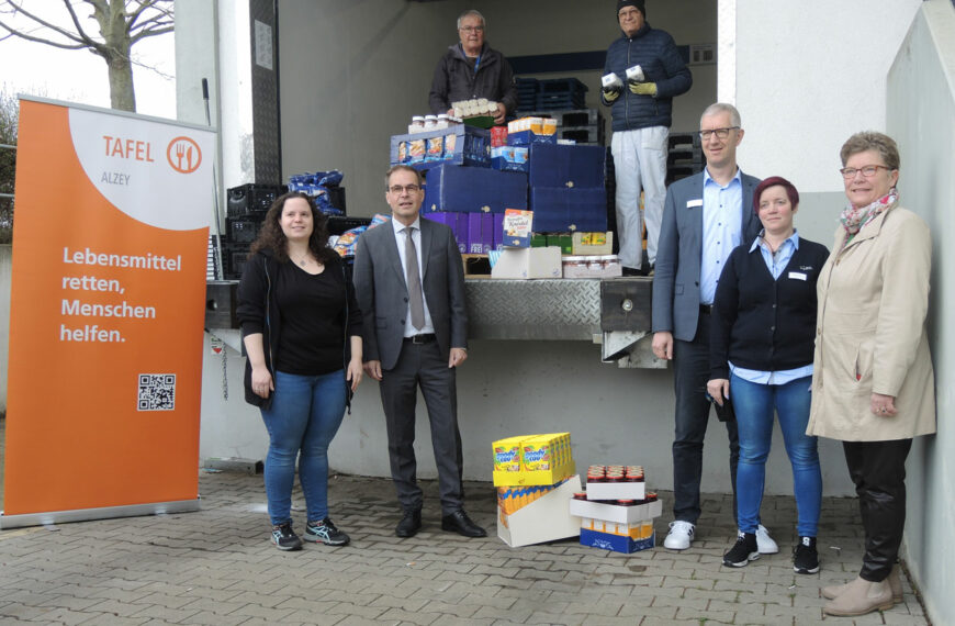 Lebensmittelspende der VG Alzey-Land für die TAFEL