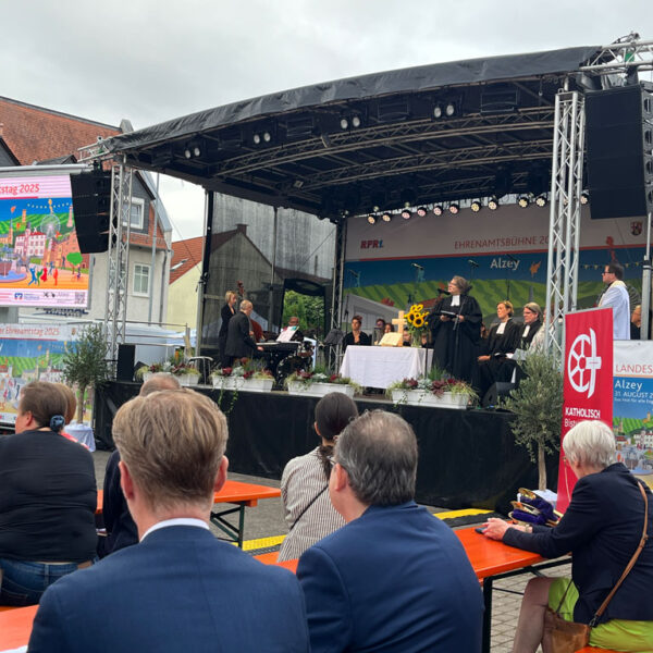 Ökumenischer Eröffnungsgottesdienst beim Ehrenamtstag – Kollekte für die TAFEL Alzey