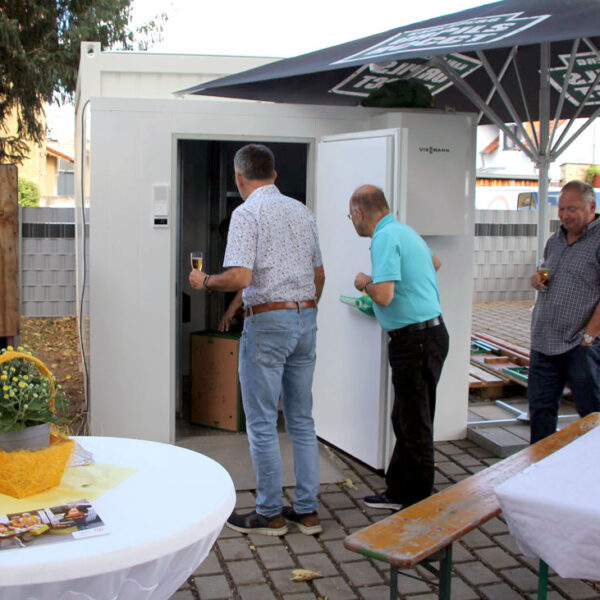 TAFEL feiert Wiedereröffnung am neuen Standort