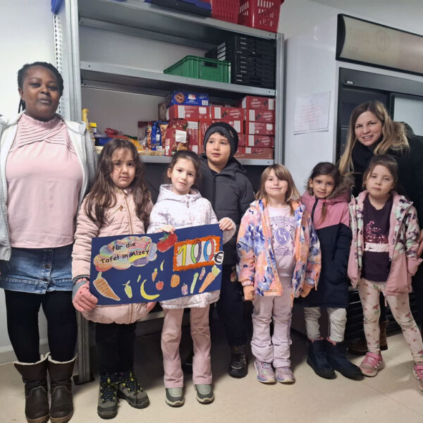 Eisbären der Nibelungenschule basteln für die Tafel Alzey
